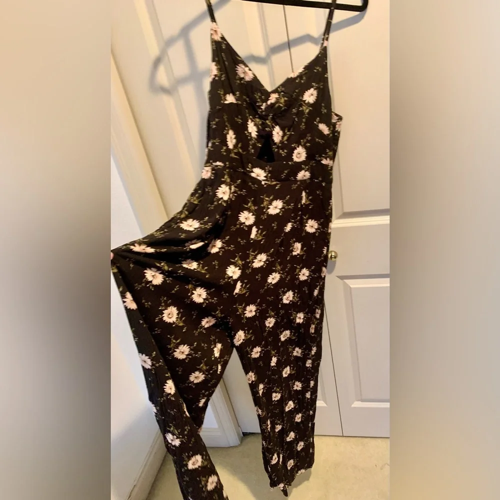 American Eagle Outfitters Floral Jumpsuit L Short - Picture 7 of 8